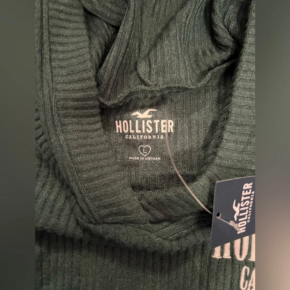 Hollister Women’s Hoodie Sweater - Picture 3 of 5